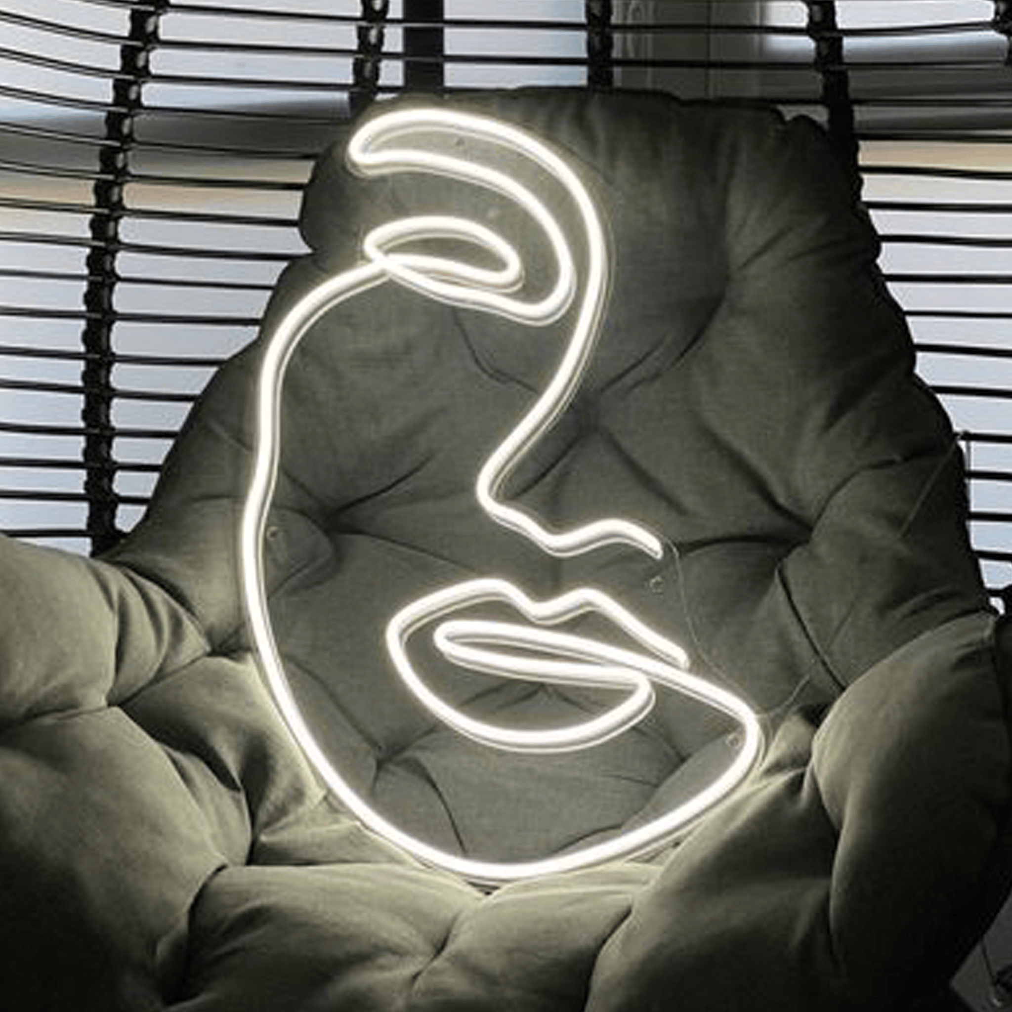The Neon Lab Facetime